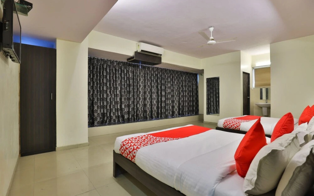 OYO 28361 Siddhi Vinayak Palace