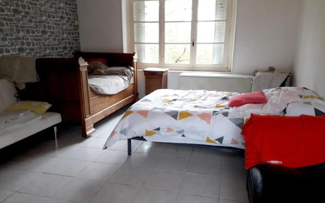 Maison plein pied dans bourg avec tous commerces