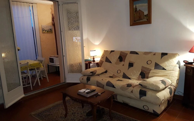 Studio in Saint-mandrier-sur-mer, With Enclosed Garden - 100 m From th