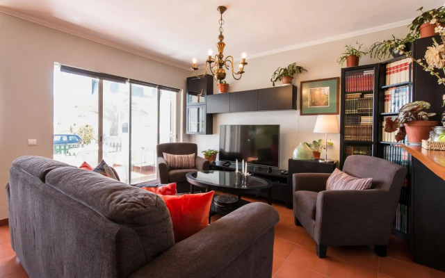 "HomeySuite" in Estoril Beach Apartment