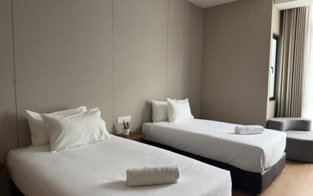 Roxy Hotel & Apartment Lawas