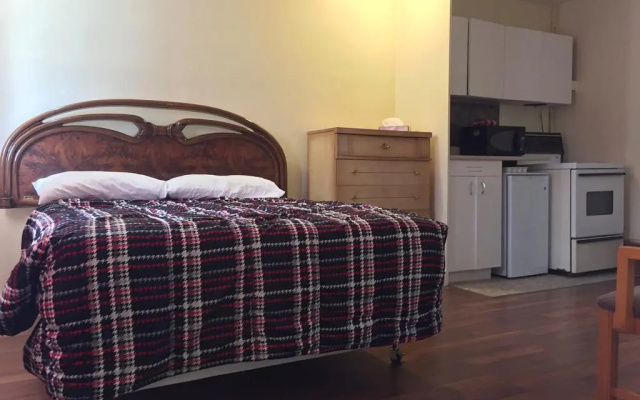 The Capri Motel