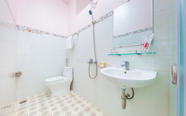 Son Lam Hotel by OYO Rooms