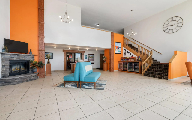 Howard Johnson Hotel & Suites by Wyndham Oacoma