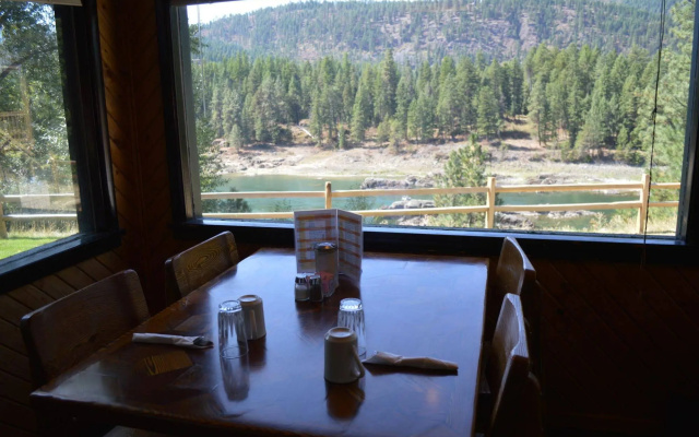 Rimrock Lodge