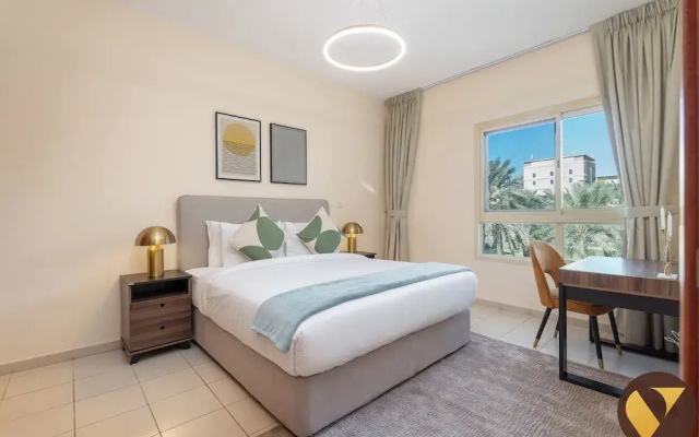 Vogue | Al Dhafrah 2 Greens near Mall of Emirates