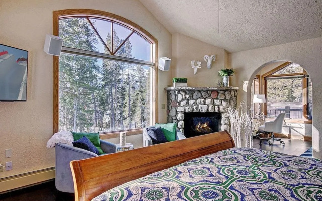Evergreen Lodge