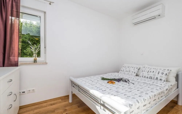 Villa Angeli 682
