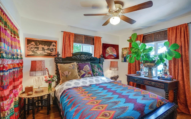 Bohemian Wonderland: Benicia Bungalow w/ Pergola!