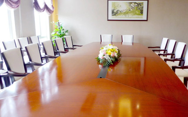 University Town International Hotel
