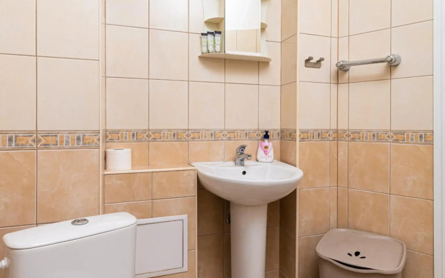 Sunny 1BD Apartment in OLD TOWN