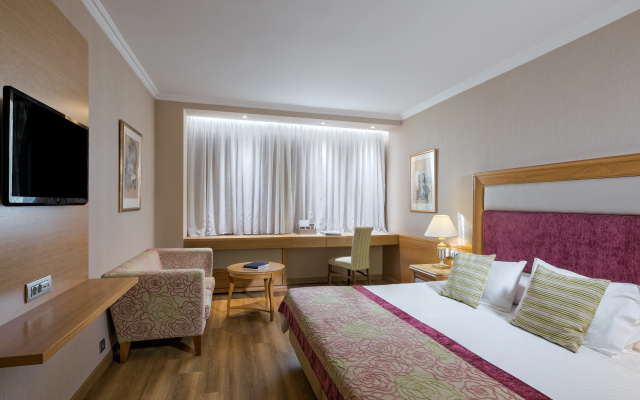 Отель Divani Caravel