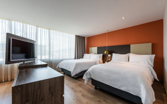Holiday Inn Express & Suites Medellin