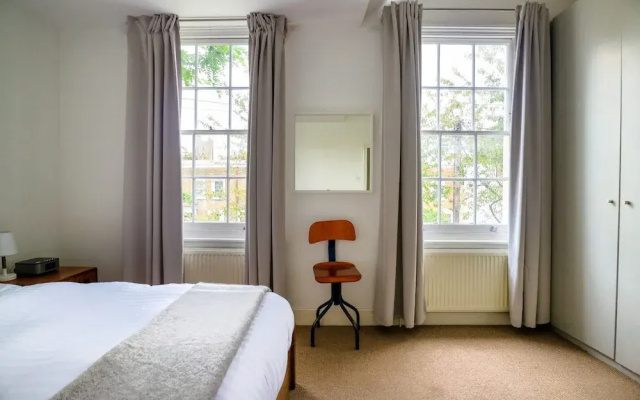 3 Bedroom House in De Beauvoir Town