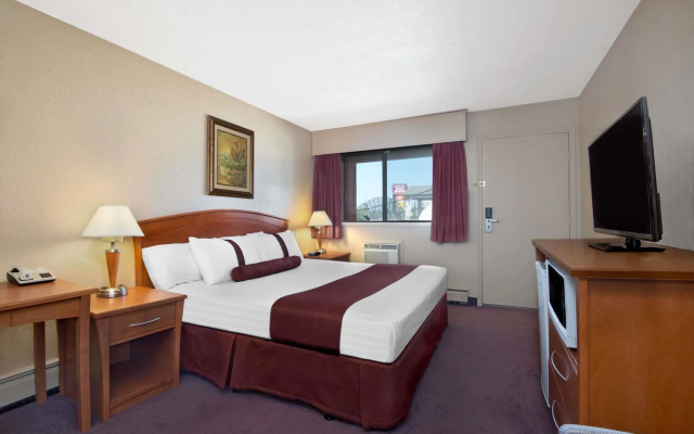 Coast Red Deer Hotel