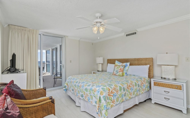 Shoreline Towers 1111 3 Bedroom Condo
