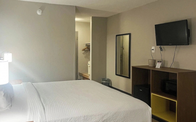 Motel 6 Fremont, OH