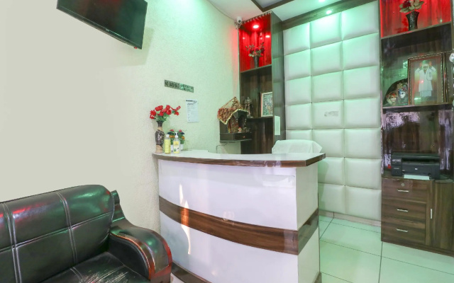 OYO 28205 Hotel Moonlight