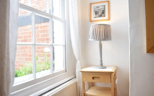 Beautiful 3 Bedroom House Close to City Centre