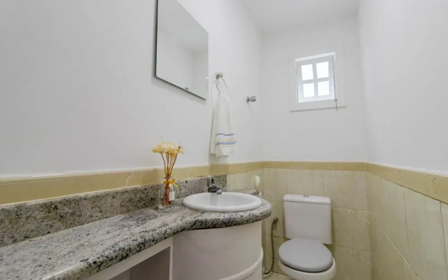 GB21 Ótima Casa 4 Suítes em Guarajuba