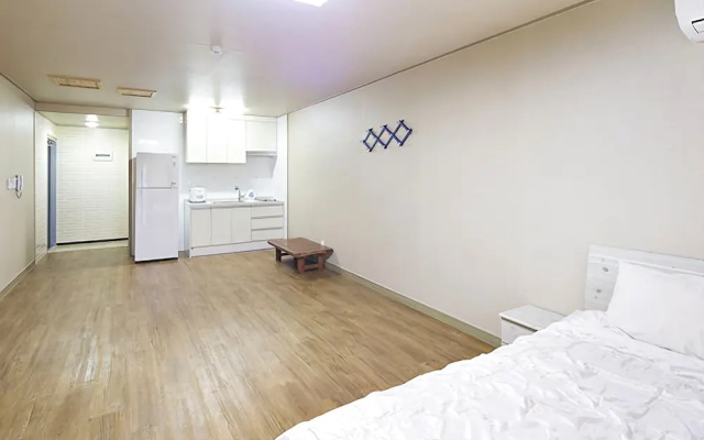 Jeju Cheonjaeyeon Rest Pension
