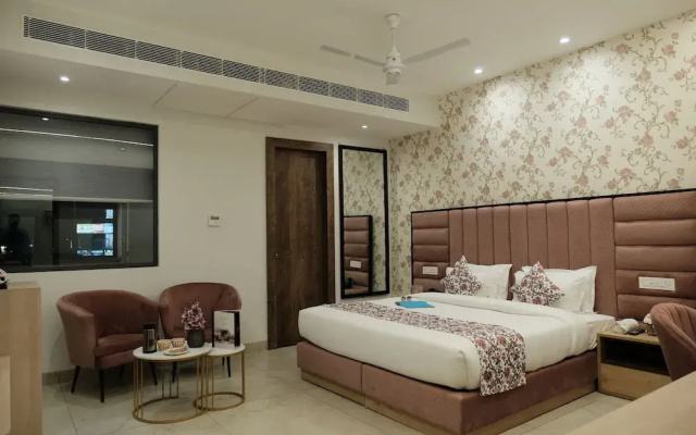 ACR Luxury Hotel