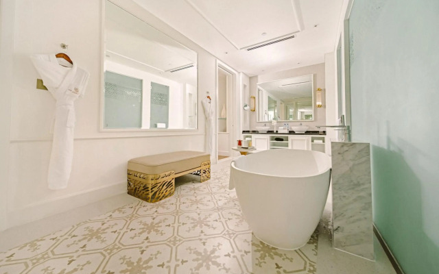 Royal Saray Resort