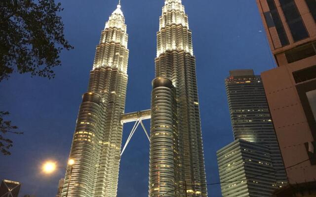 Отель Citin Masjid Jamek by Compass Hospitality Малайзия, Куала-Лумпур - 2 отзыва об отеле, цены и фото номеров - забронировать отель Citin Masjid Jamek by Compass Hospitality онлайн вид на фасад