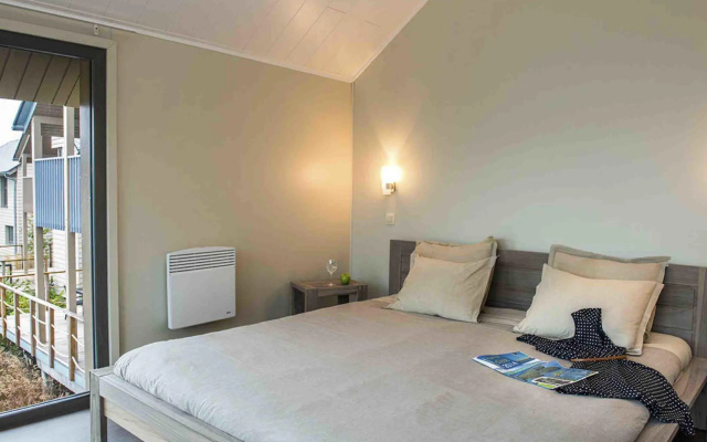 Child-friendly villa with stove, located in a lake area