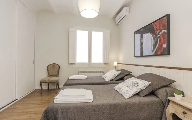BCN Pau Claris Rocamora Apartments