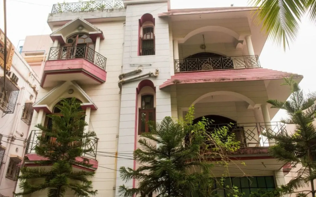 OYO 6477 Guest Accomodation FE 173