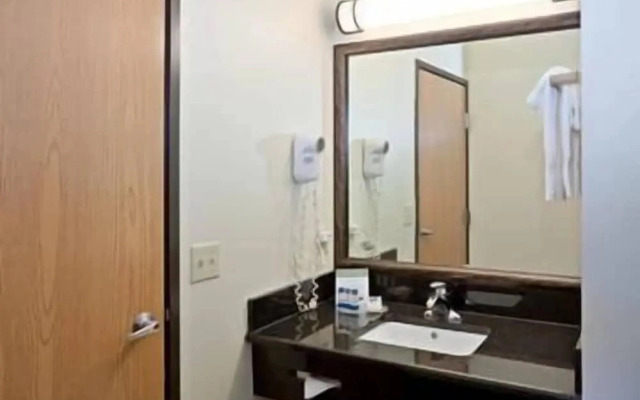 Super 8 Motel - Petoskey