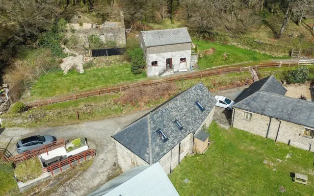 Holly Cottage