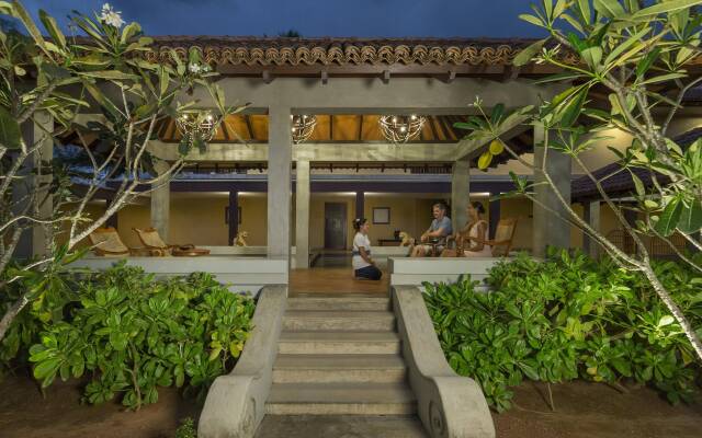 Отель Anantara Kalutara Resort Шри-Ланка, Калутара - отзывы, цены и фото номеров - забронировать отель Anantara Kalutara Resort онлайн вид на фасад
