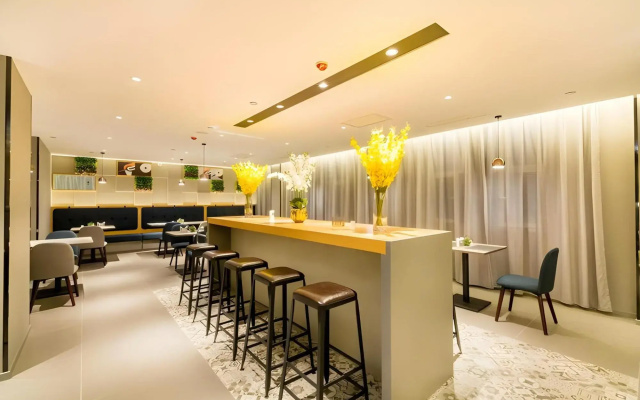 Homeinn Selected Hotel (Qinhuangdao Haigang District Yanshan University Maoye Center)