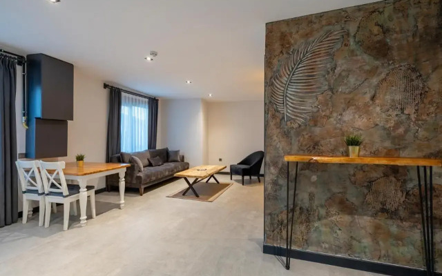 Eluxio Suite Hotel