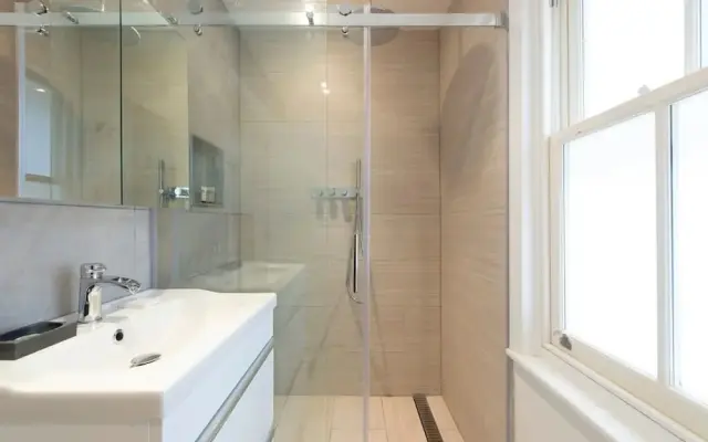 Unbeatable Location Luxury 2bed 2bath Apartment