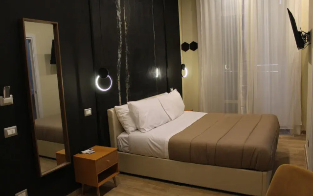 Blackwoody Contemporary Rooms - Toledo