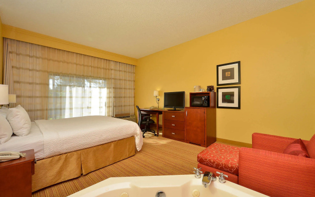 Courtyard By Marriott Bentonville
