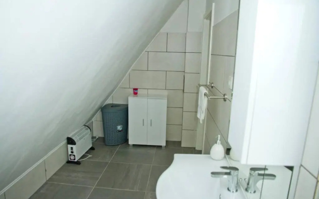 TRUTH Studio - Queensize Bett - Netflix - Küche