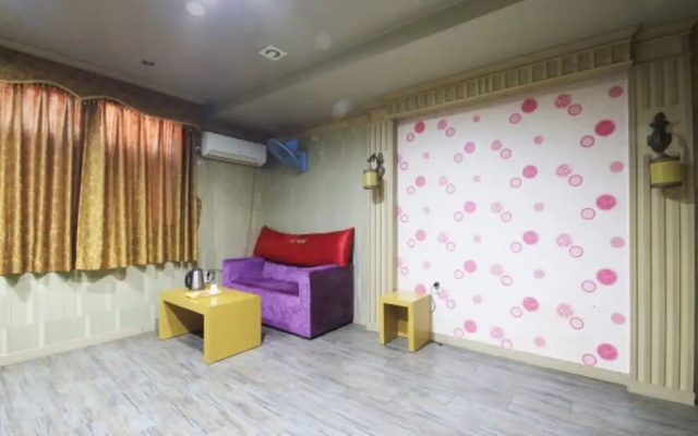Hill Motel
