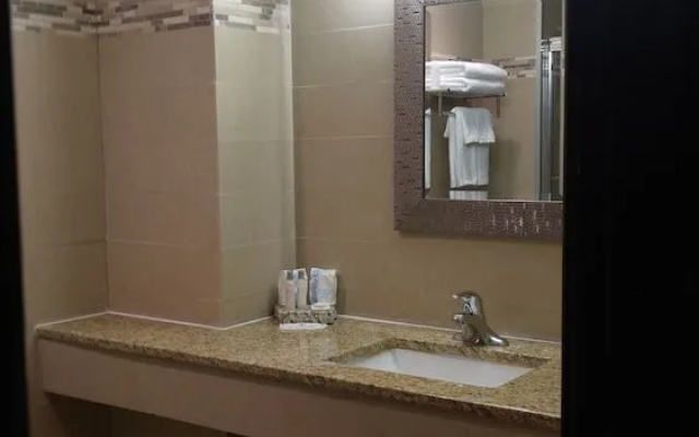 Luxury First Hotel