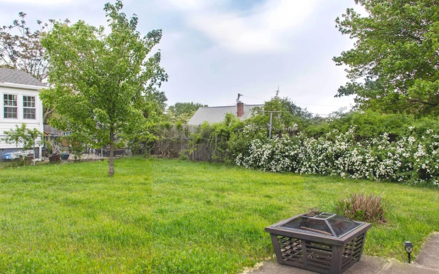 Pet-friendly Cranston Home w/ Fire Pit & Bbq!