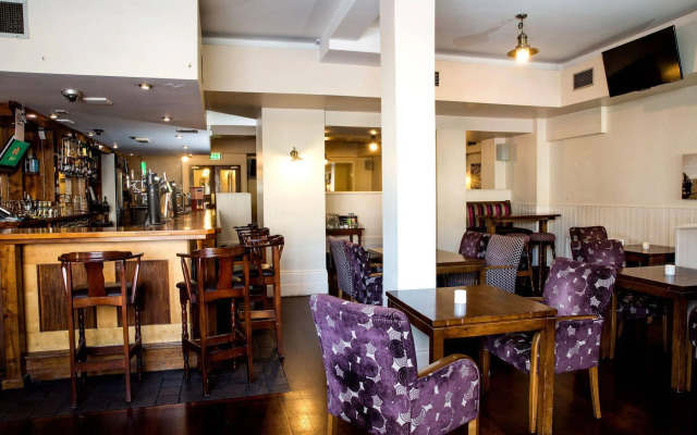 The Gateway Hotel