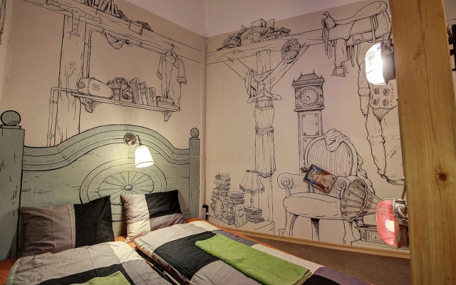 Lavender Circus Hostel And Apartments