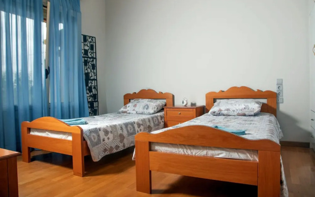 Beautiful Villa With Private Garden And Pool