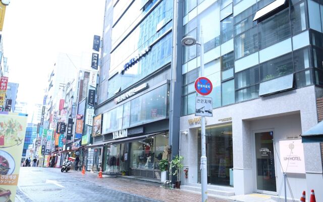 Отель CASA Myeongdong Guesthouse вид на фасад