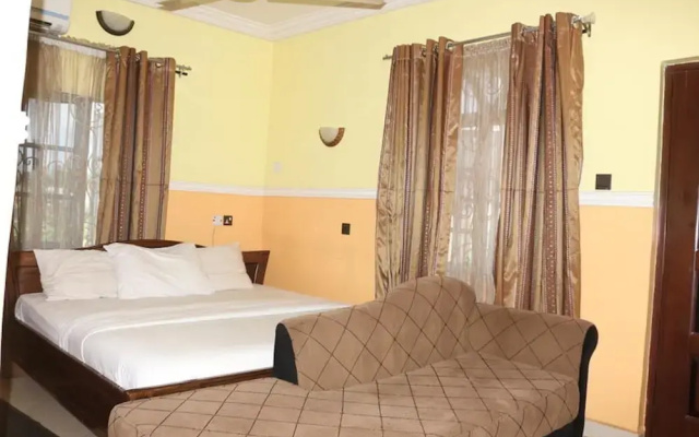 Lifeline Hotel and Suites