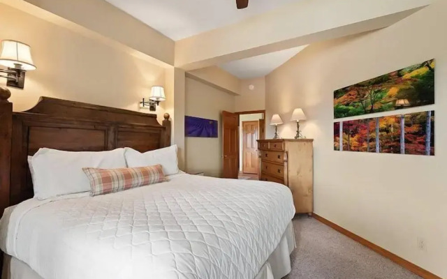 Snowmass Ski-in, Ski-out 3 Bedroom Condo