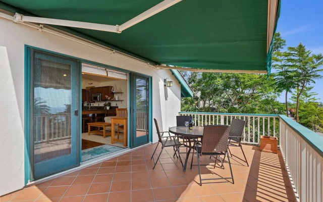 Blue Ocean View Retreat - Minutes to Beach